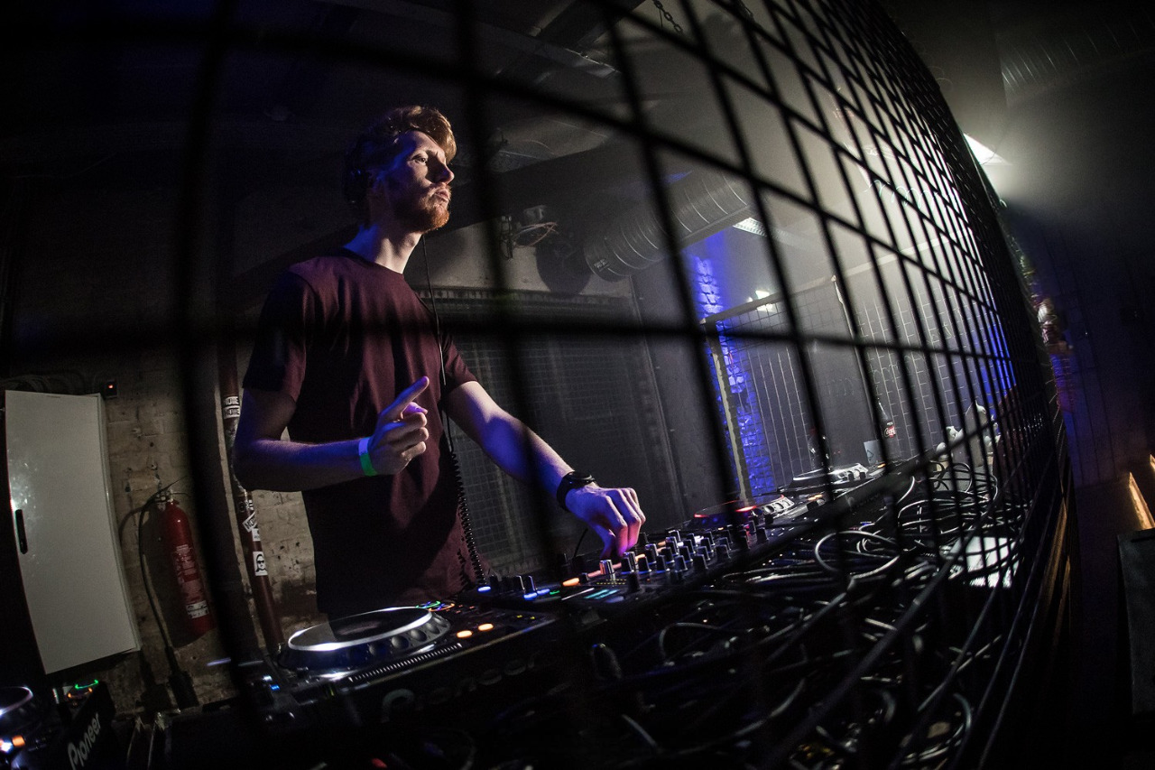 DeWatermark.ai_1738186274045